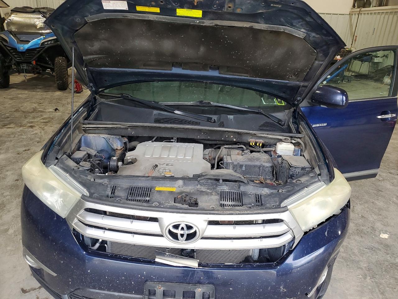 2013 TOYOTA HIGHLANDER