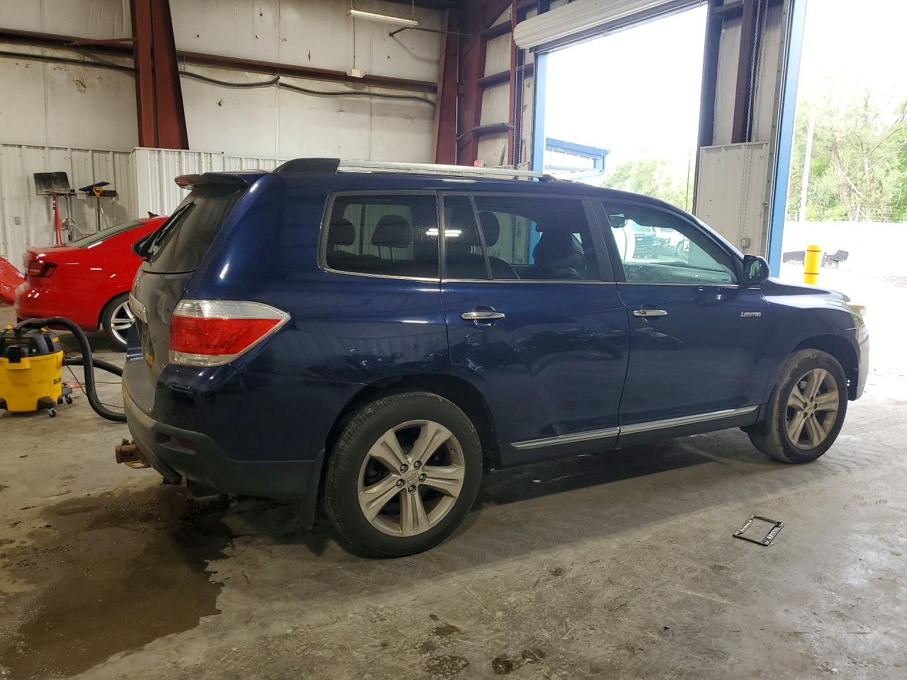2013 TOYOTA HIGHLANDER