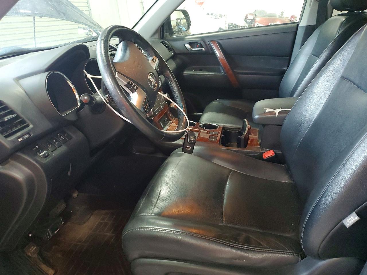 2013 TOYOTA HIGHLANDER