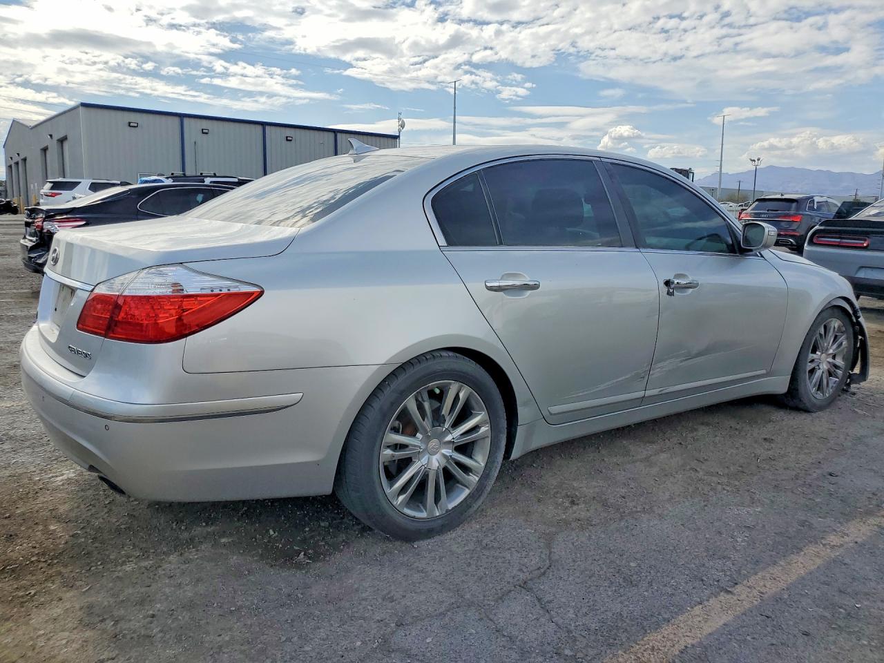 2011 HYUNDAI GENESIS