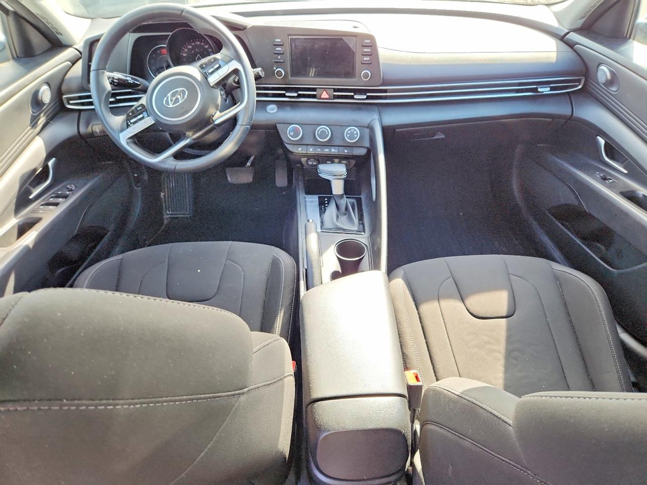 2022 HYUNDAI ELANTRA
