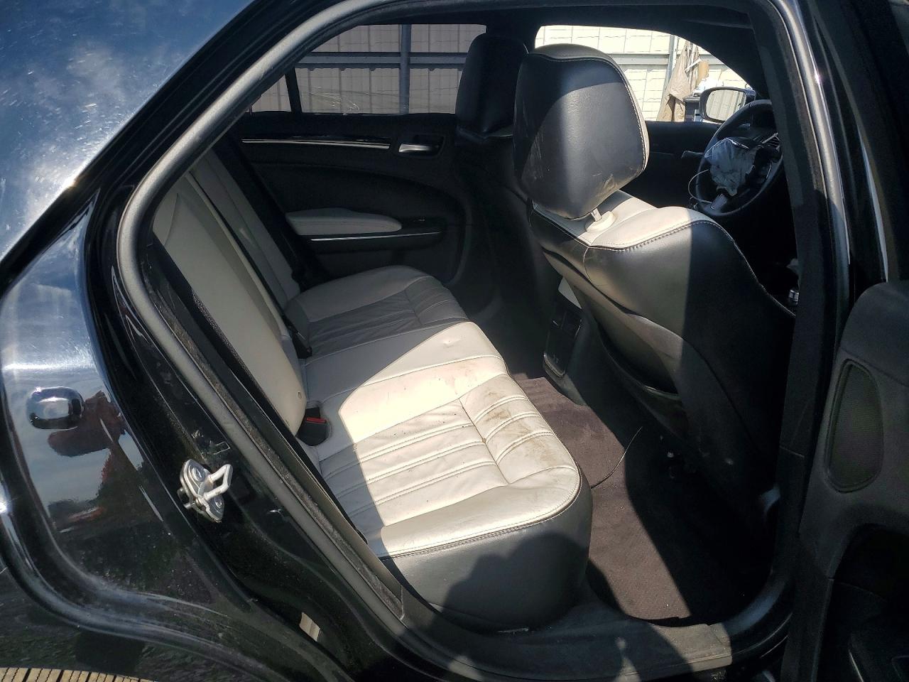 2017 CHRYSLER 300