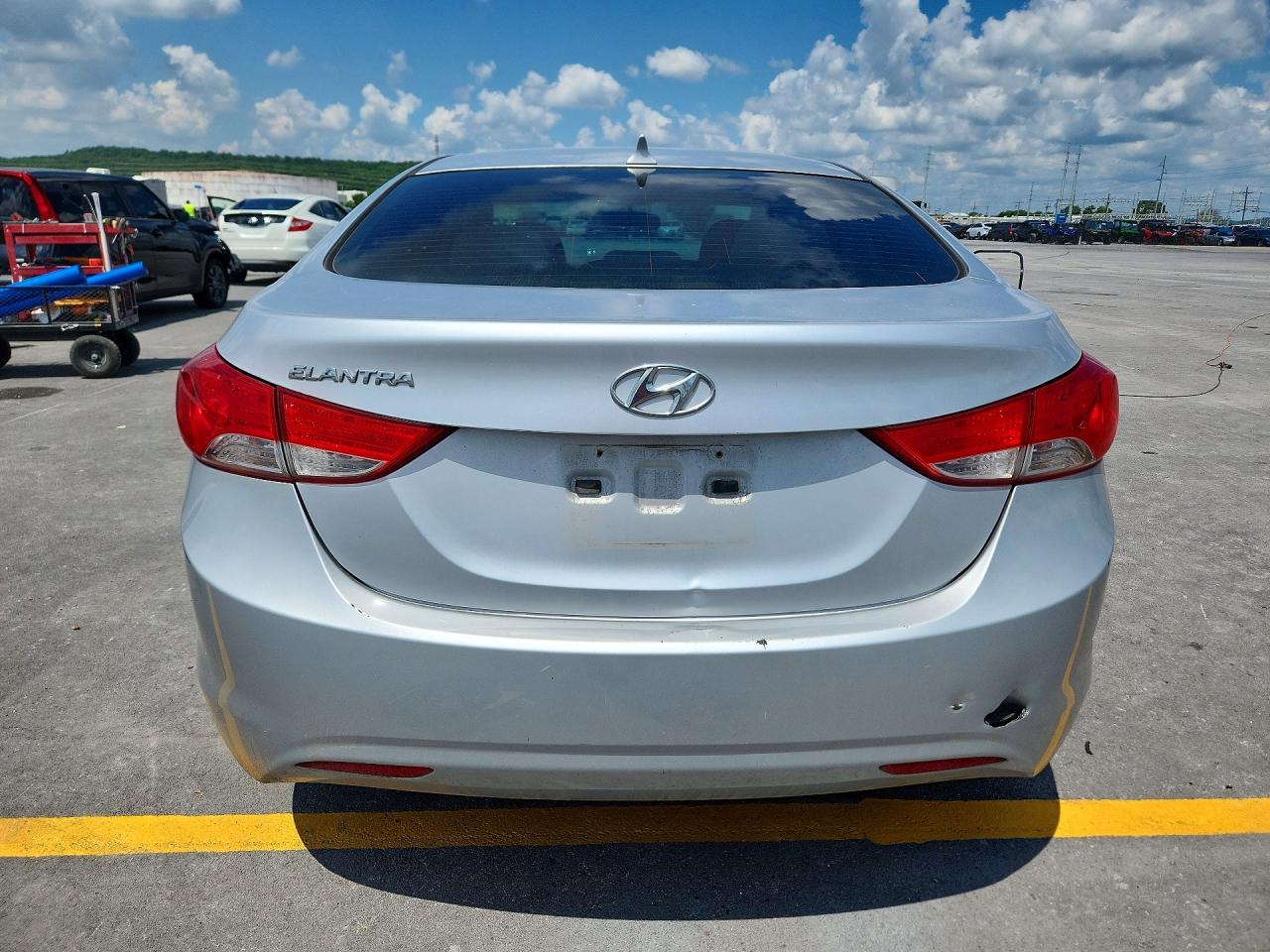2013 HYUNDAI ELANTRA