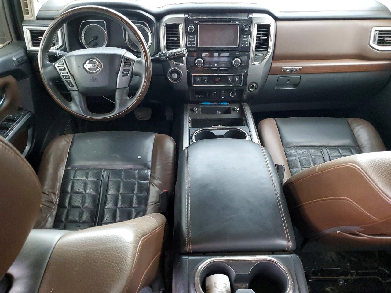 2016 NISSAN TITAN