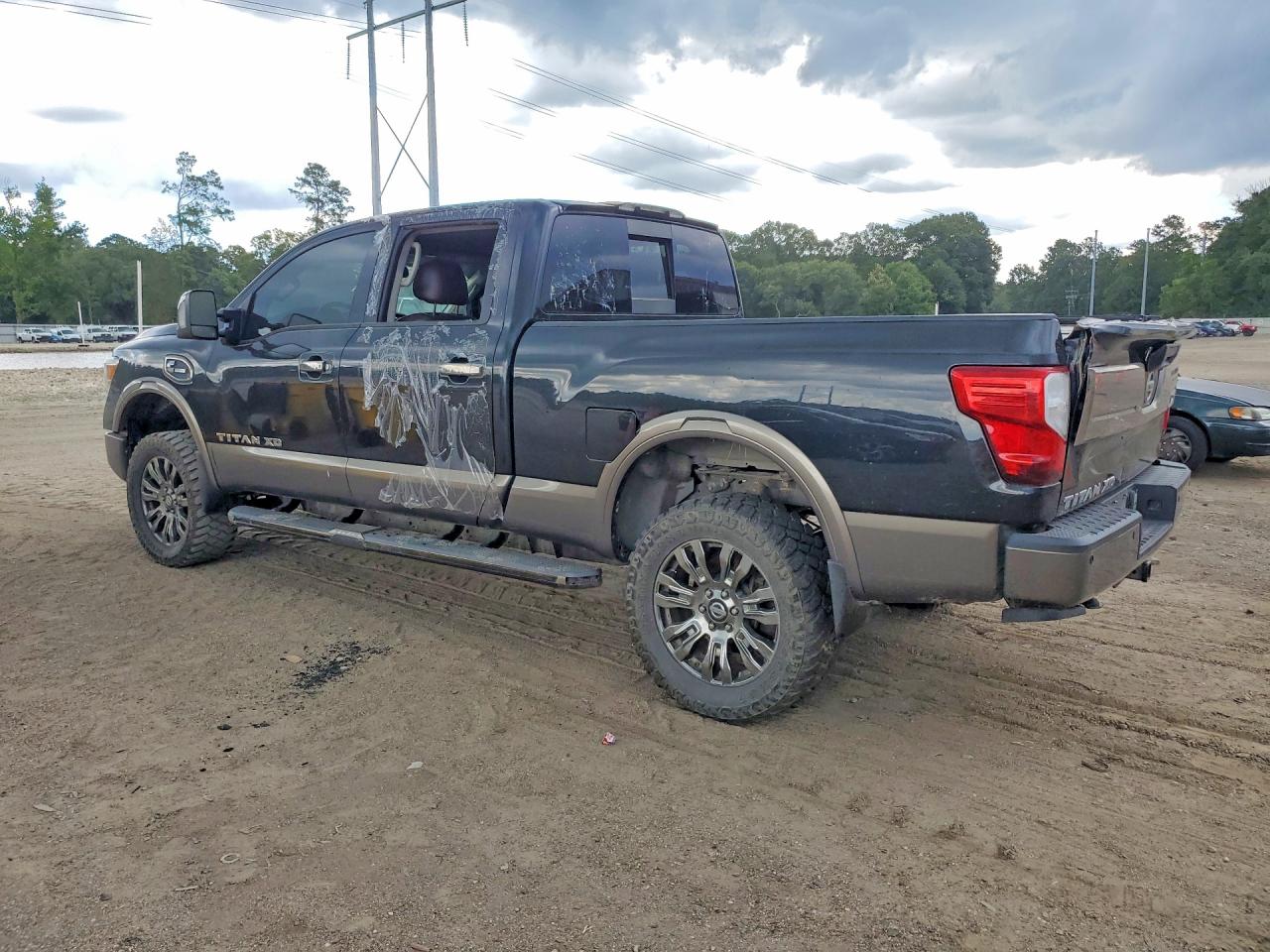 2016 NISSAN TITAN