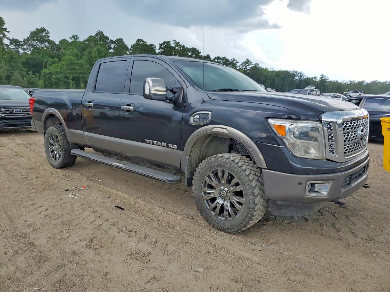 2016 NISSAN TITAN