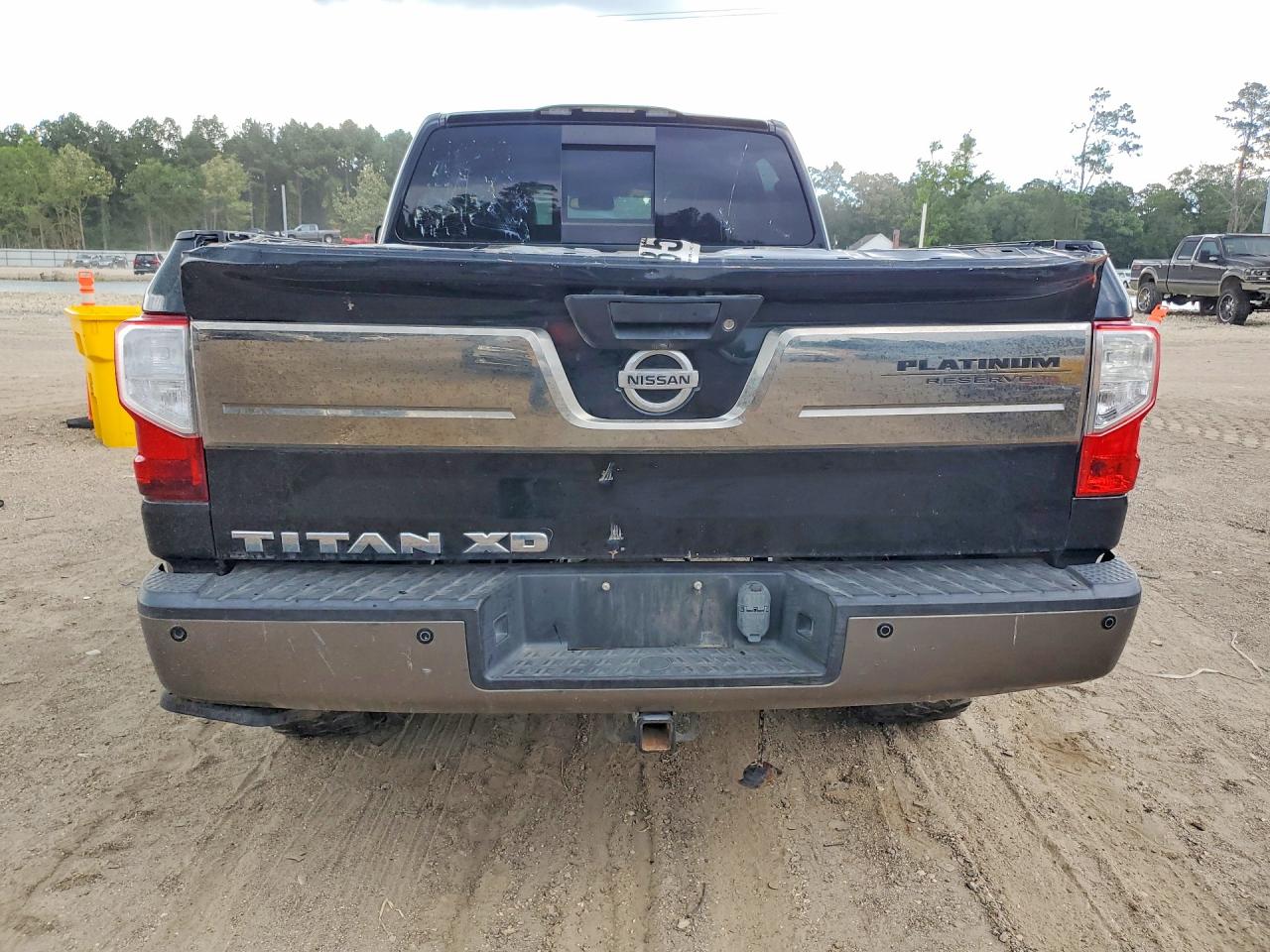 2016 NISSAN TITAN