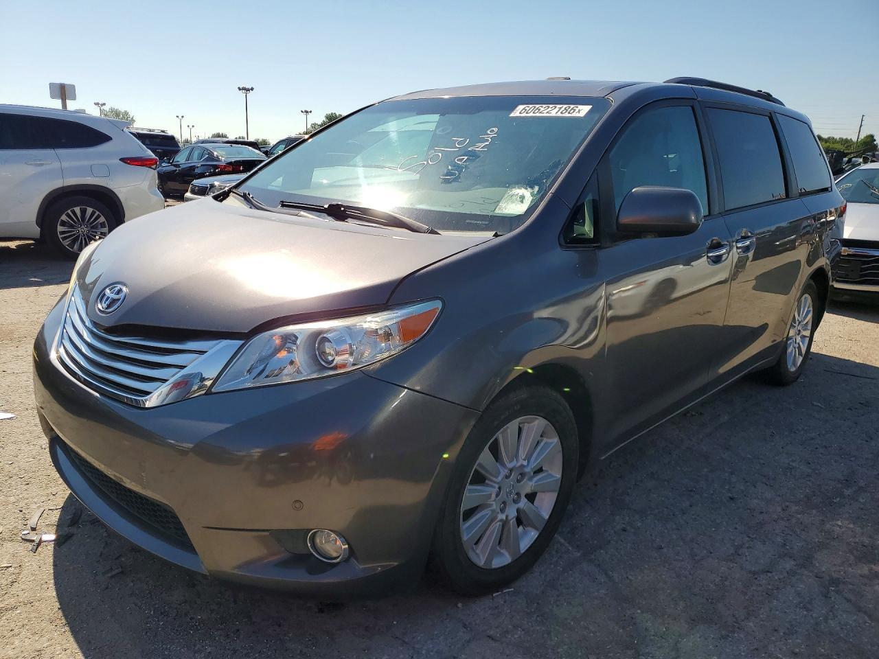 2011 TOYOTA SIENNA