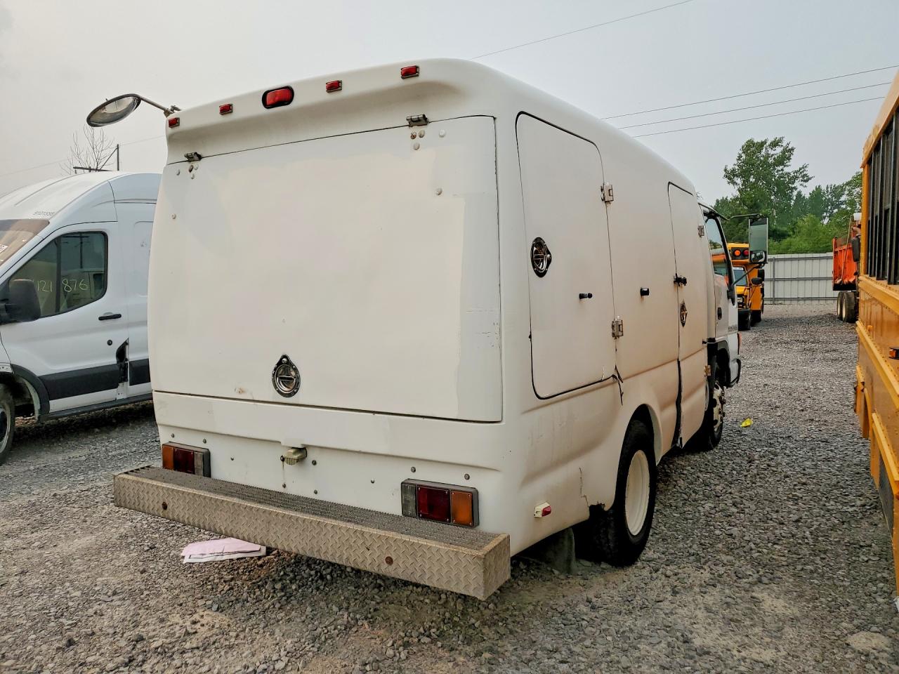 2002 ISUZU NPR