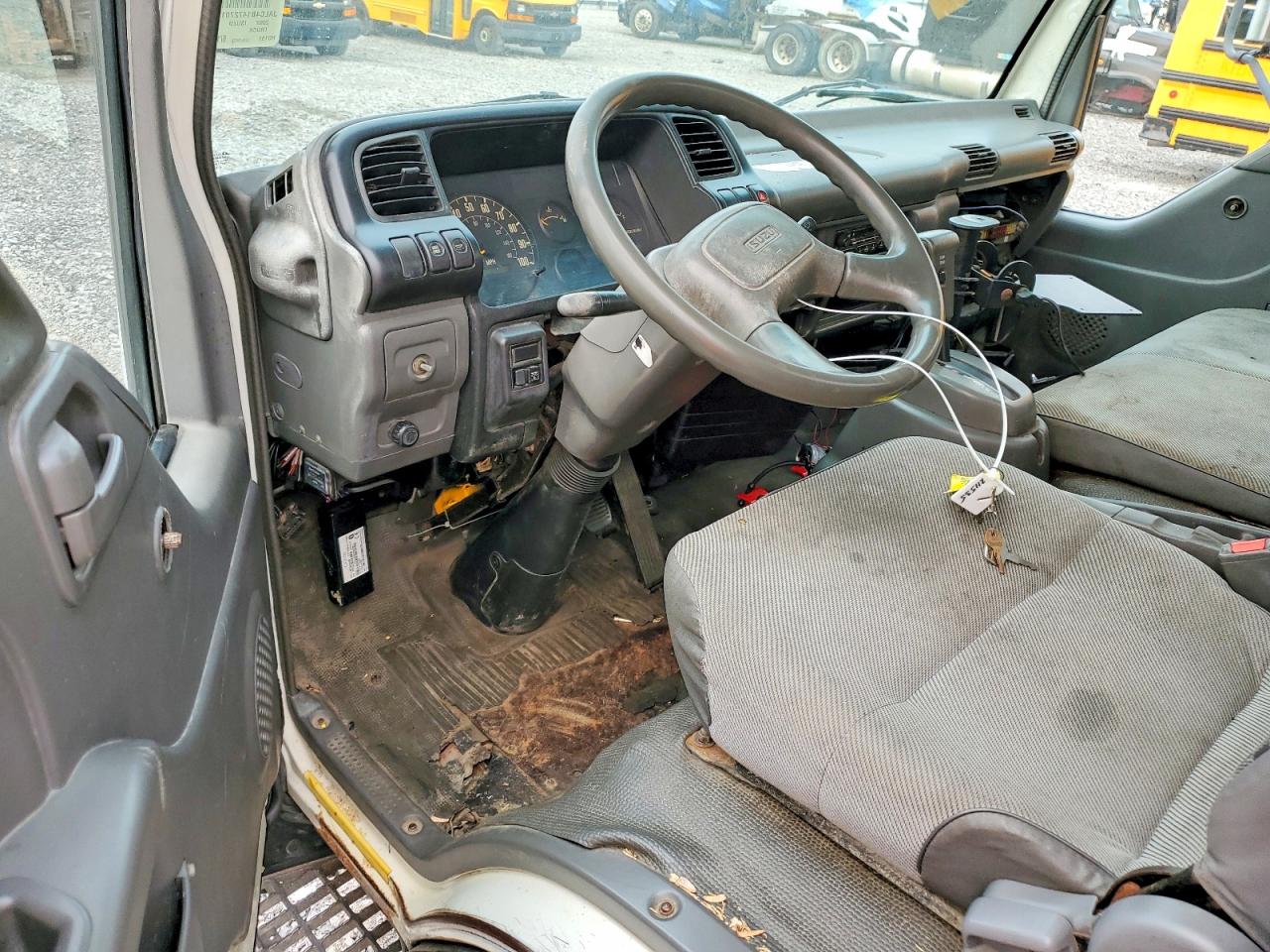 2002 ISUZU NPR