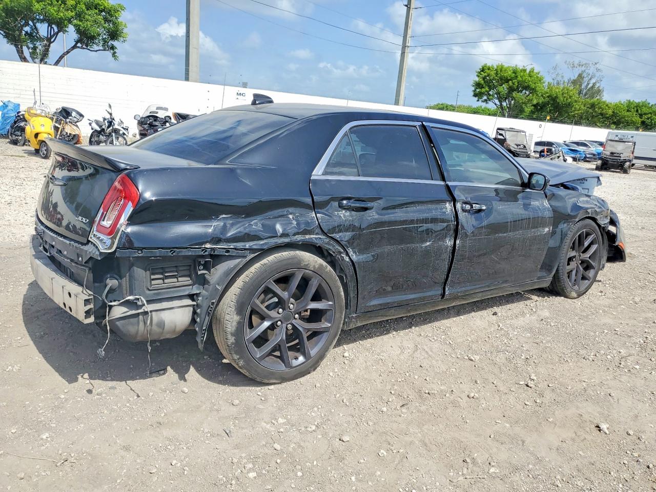 2016 CHRYSLER 300