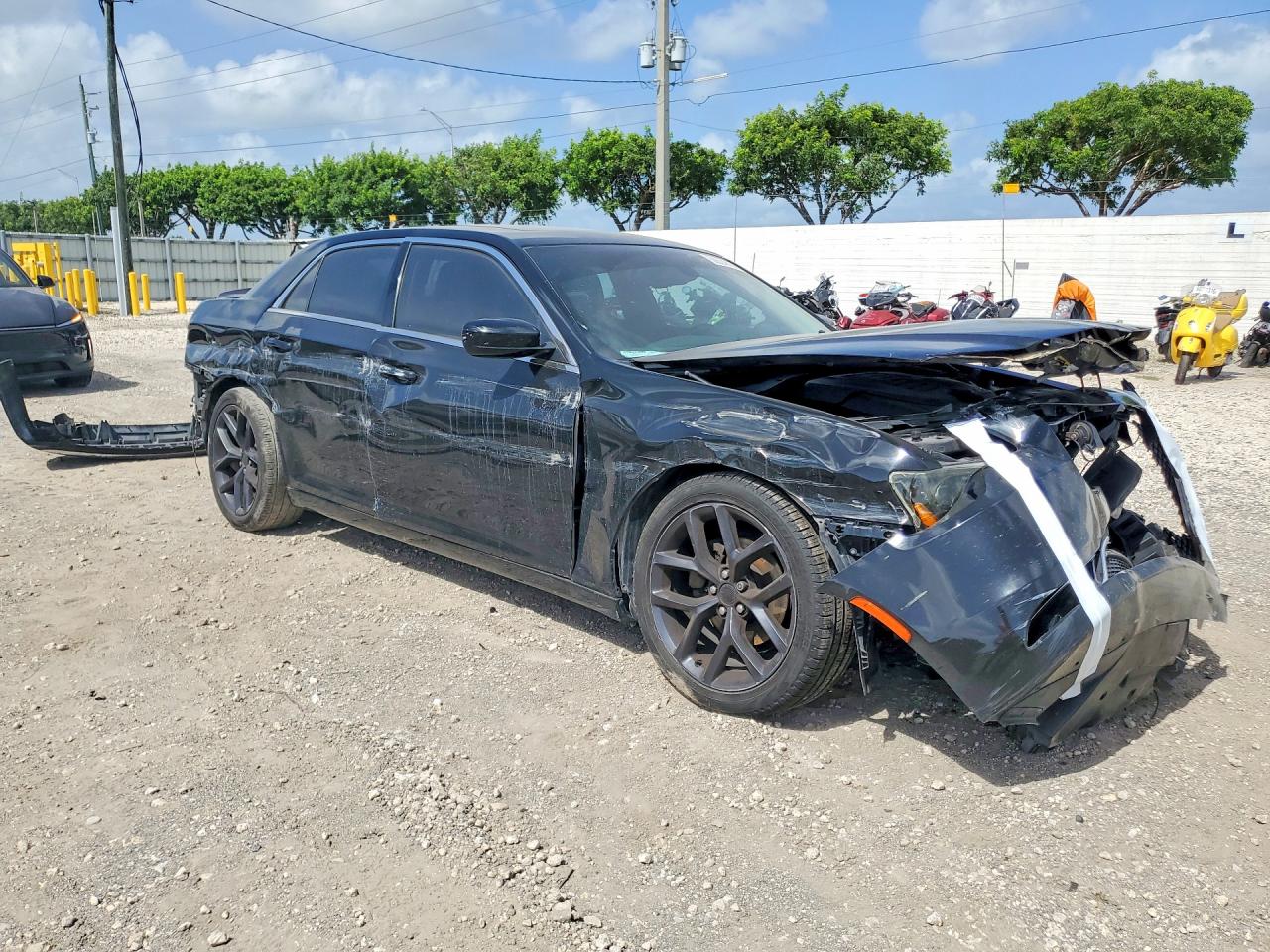 2016 CHRYSLER 300