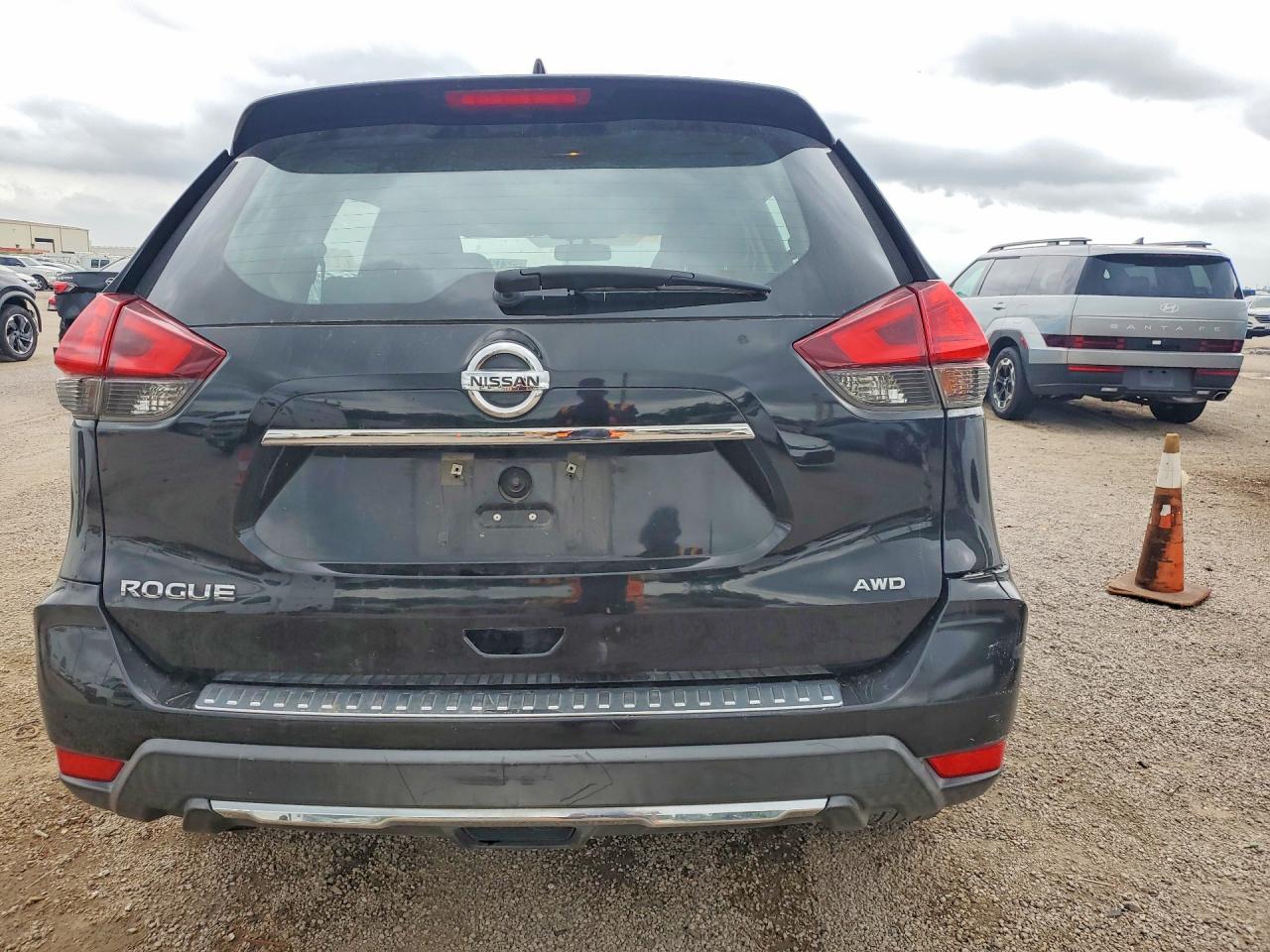 2017 NISSAN ROGUE