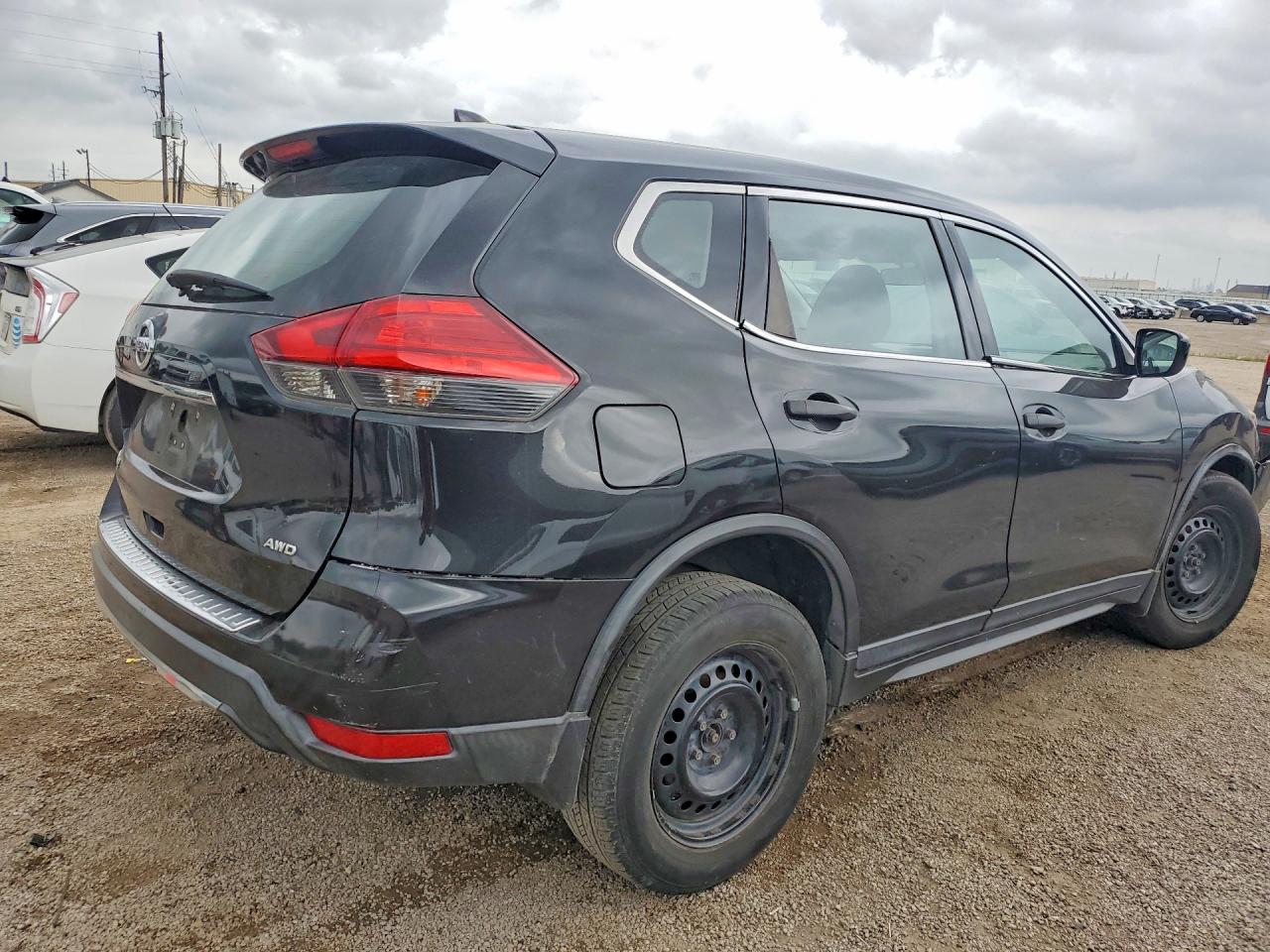 2017 NISSAN ROGUE