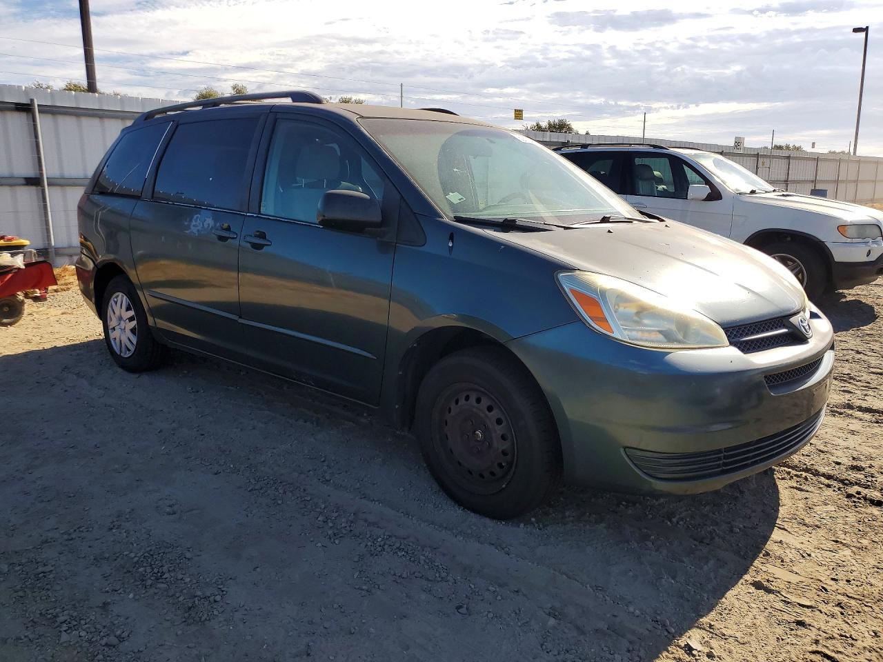 2004 TOYT SIENNA