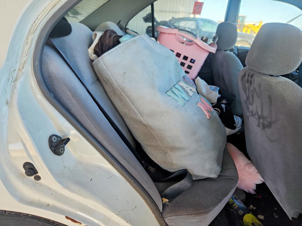 2000 MITSUBISHI MIRAGE
