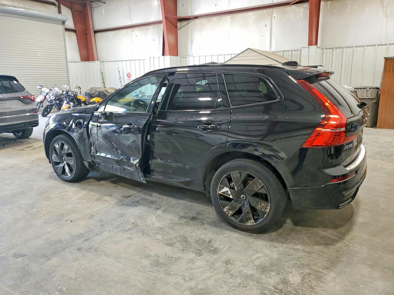 2024 VOLVO XC60