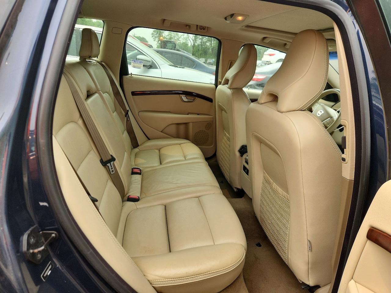 2011 VOLVO XC70