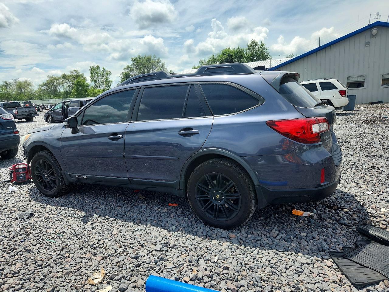 2016 SUBARU OUTBACK