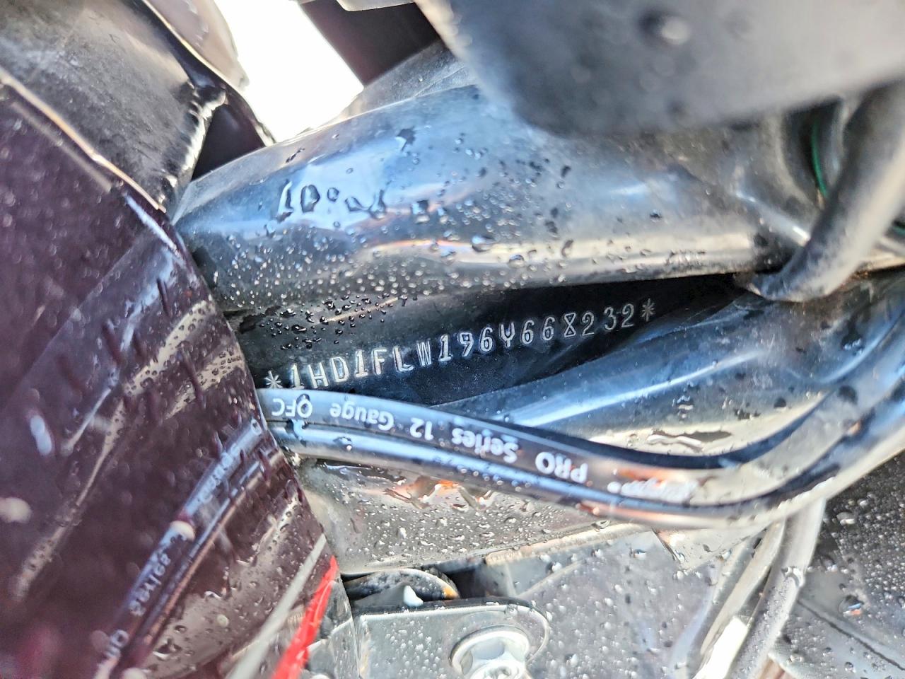 2006 HARLEY-DAVIDSON FL