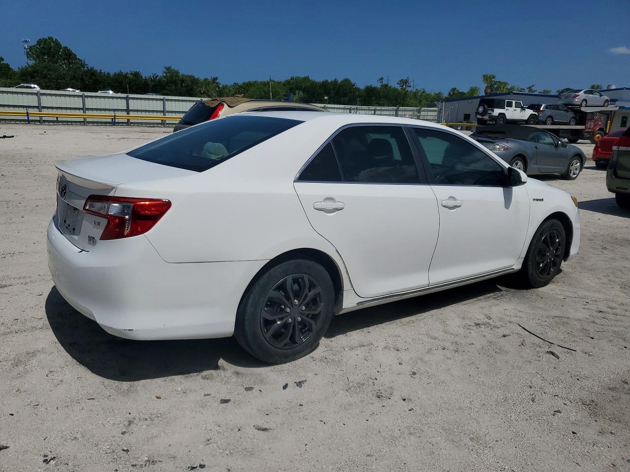 2013 TOYOTA CAMRY SOLA