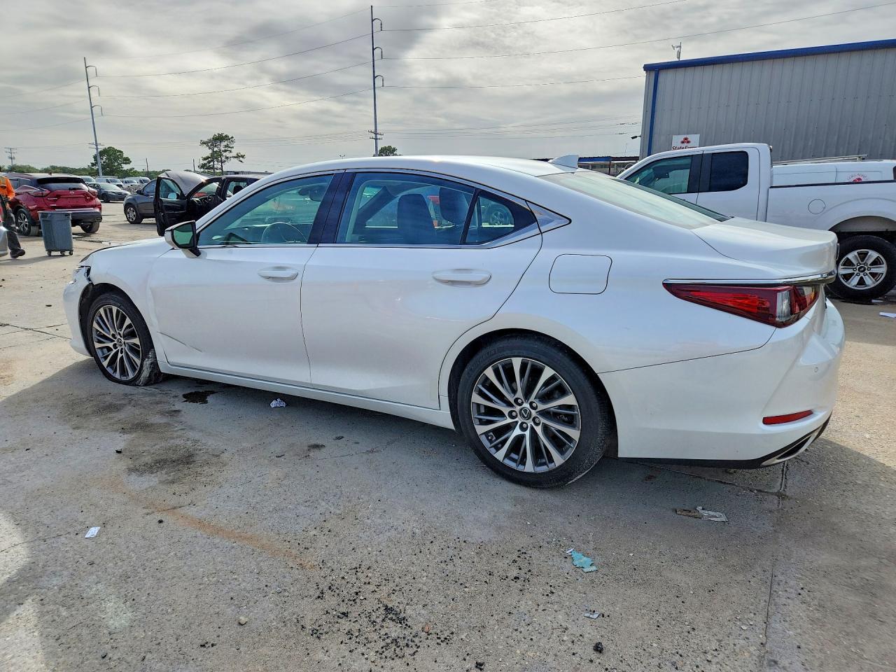 2020 LEXUS ES350