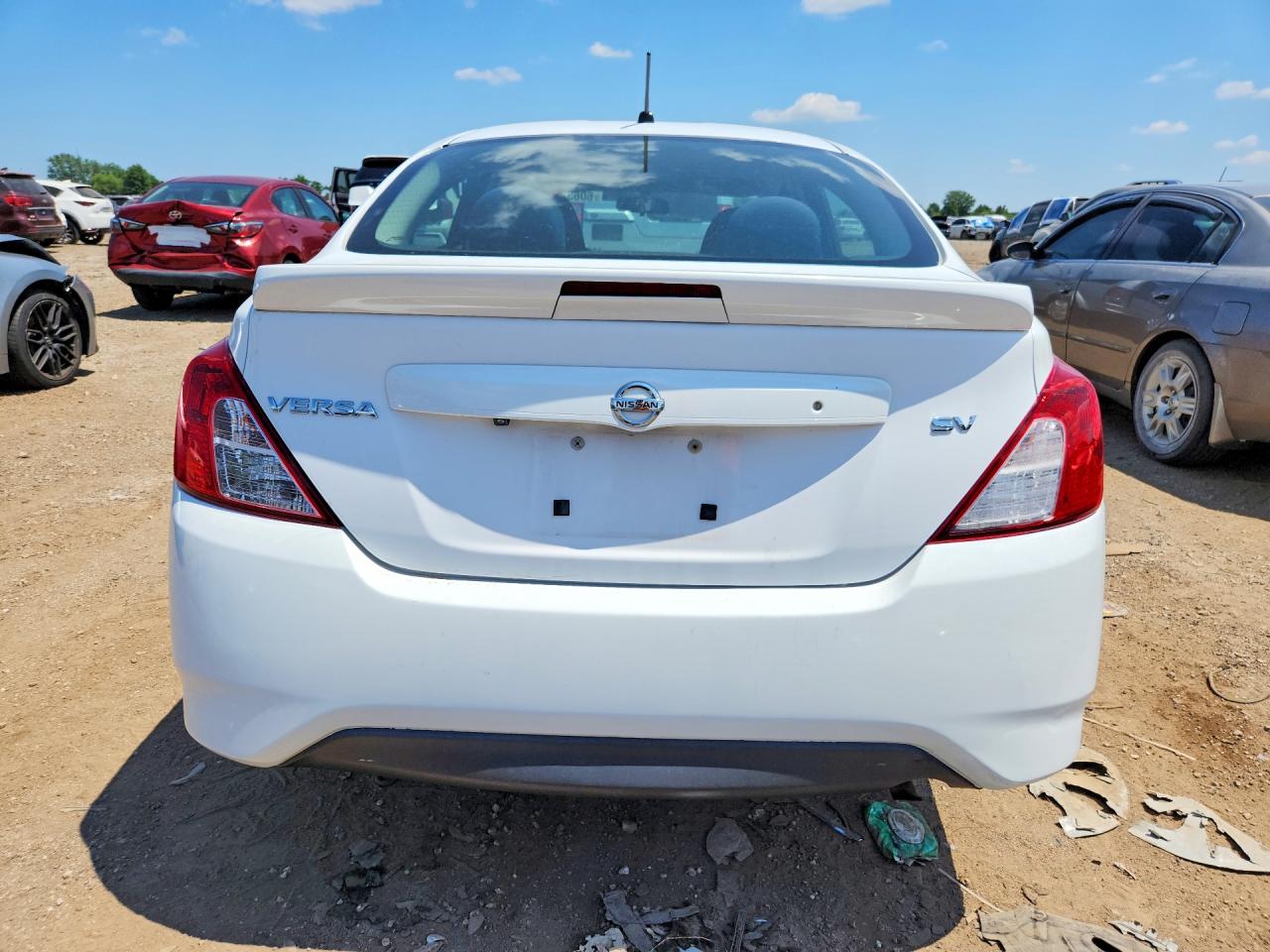 2019 NISSAN VERSA