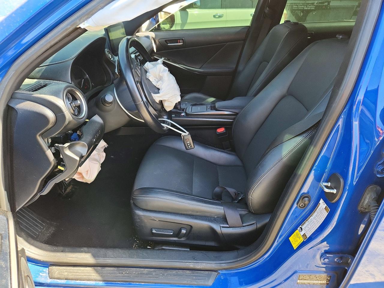 2021 LEXUS IS