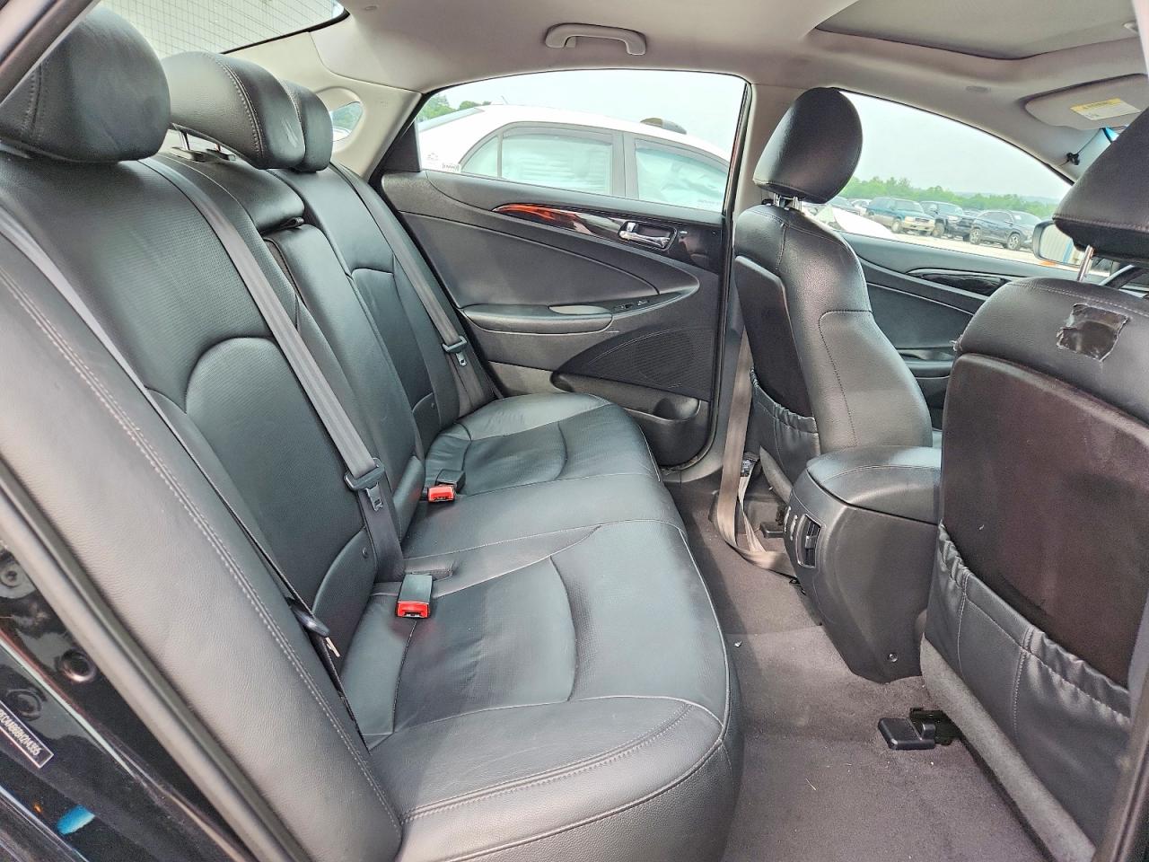 2011 HYUNDAI SONATA