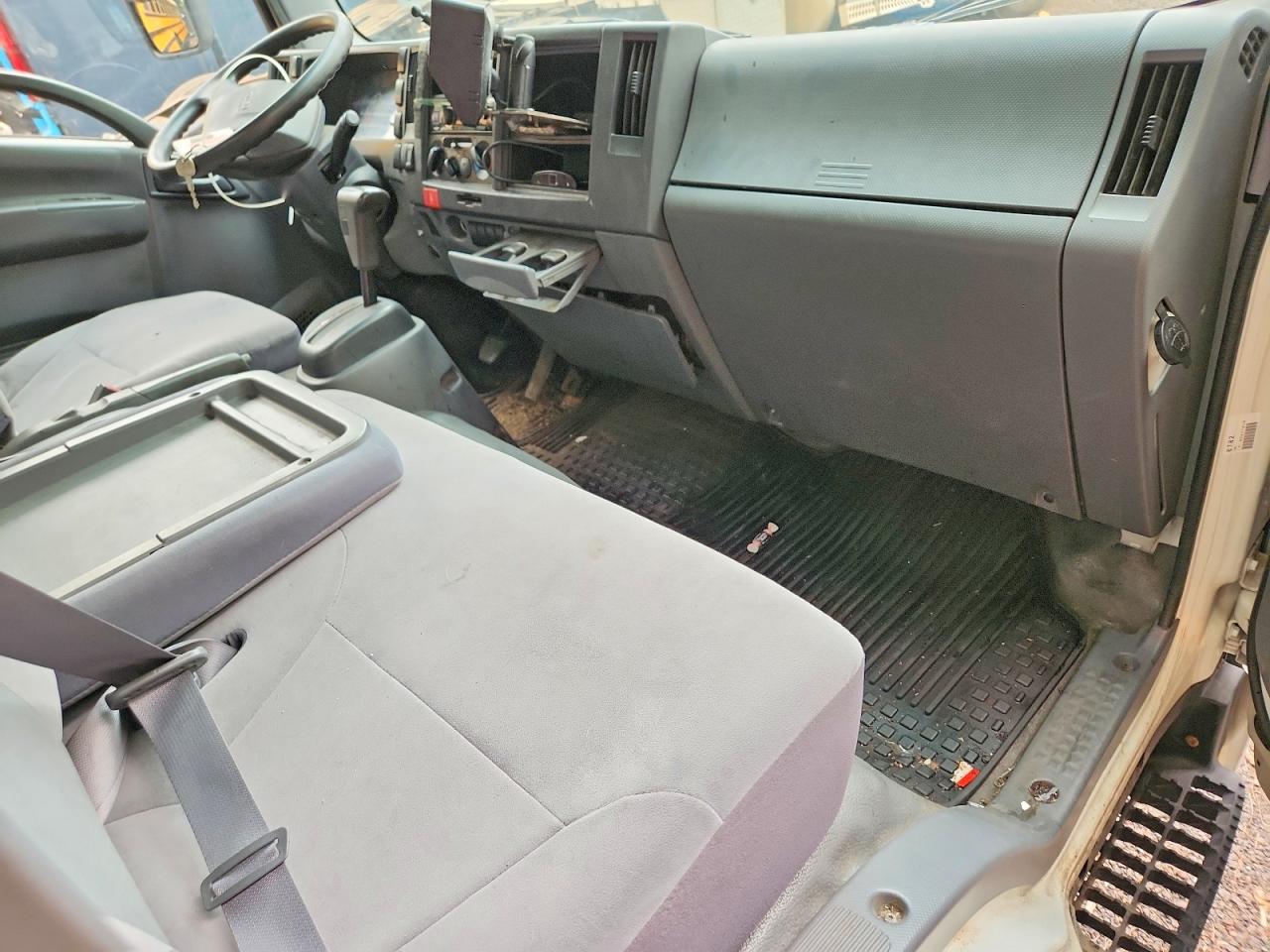 2016 ISUZU NPR