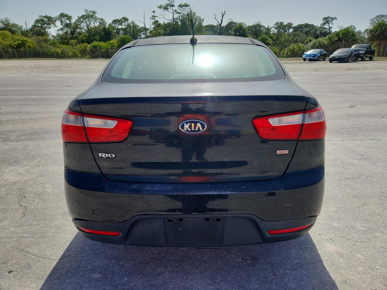 2015 KIA RIO