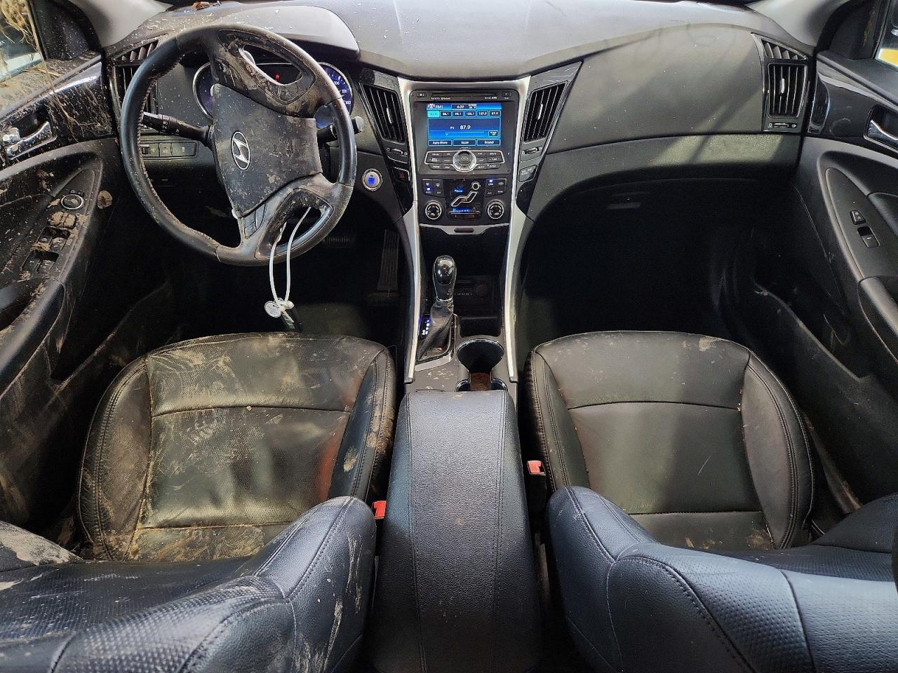 2011 HYUNDAI SONATA