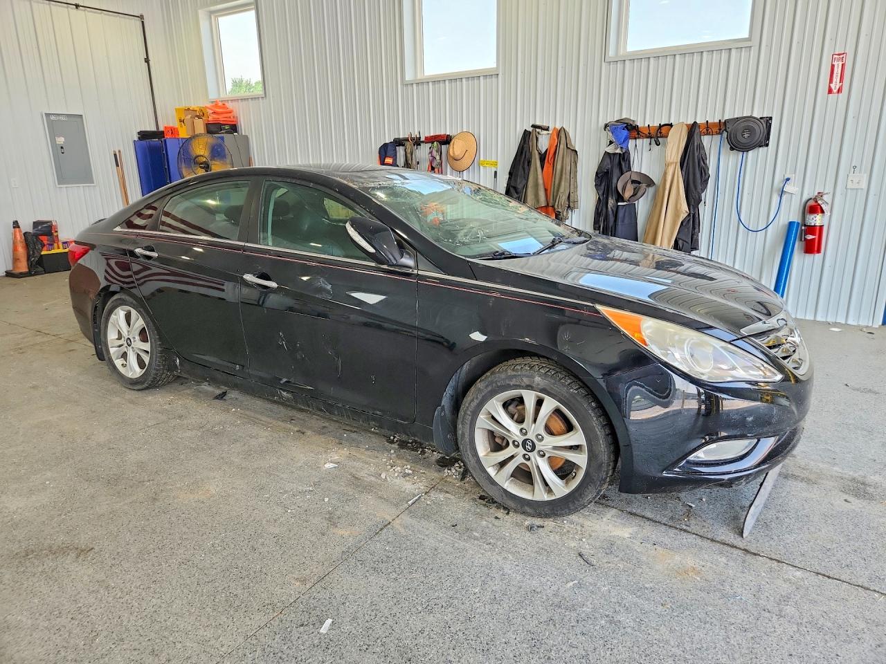 2011 HYUNDAI SONATA