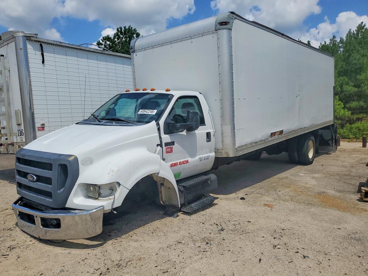 2013 FORD F750