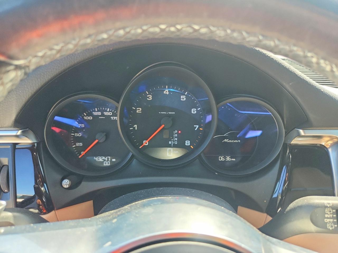 2021 PORSCHE MACAN