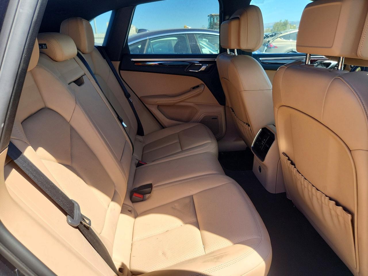 2021 PORSCHE MACAN