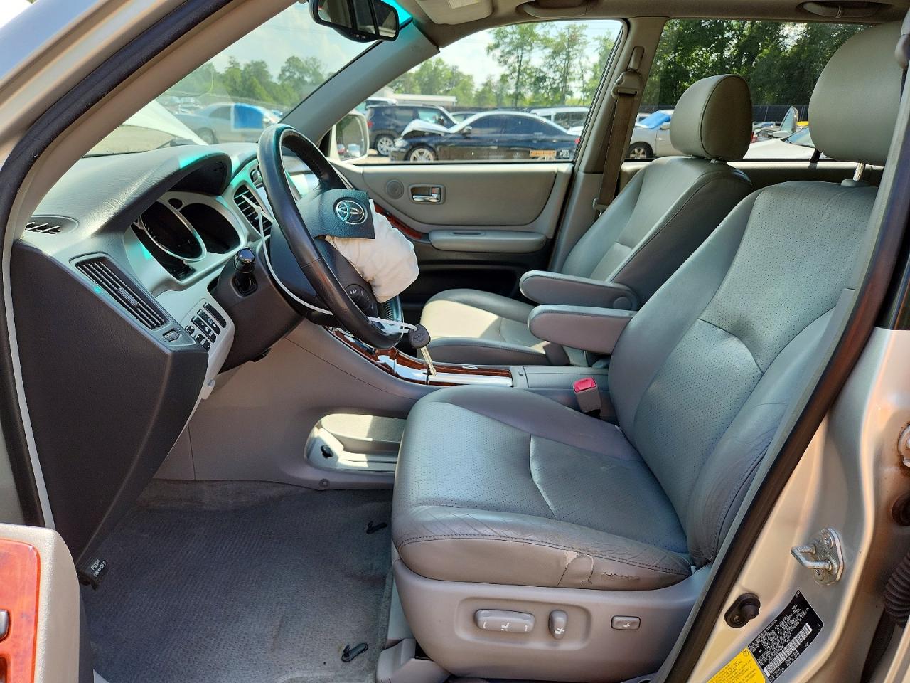 2005 TOYOTA HIGHLANDER