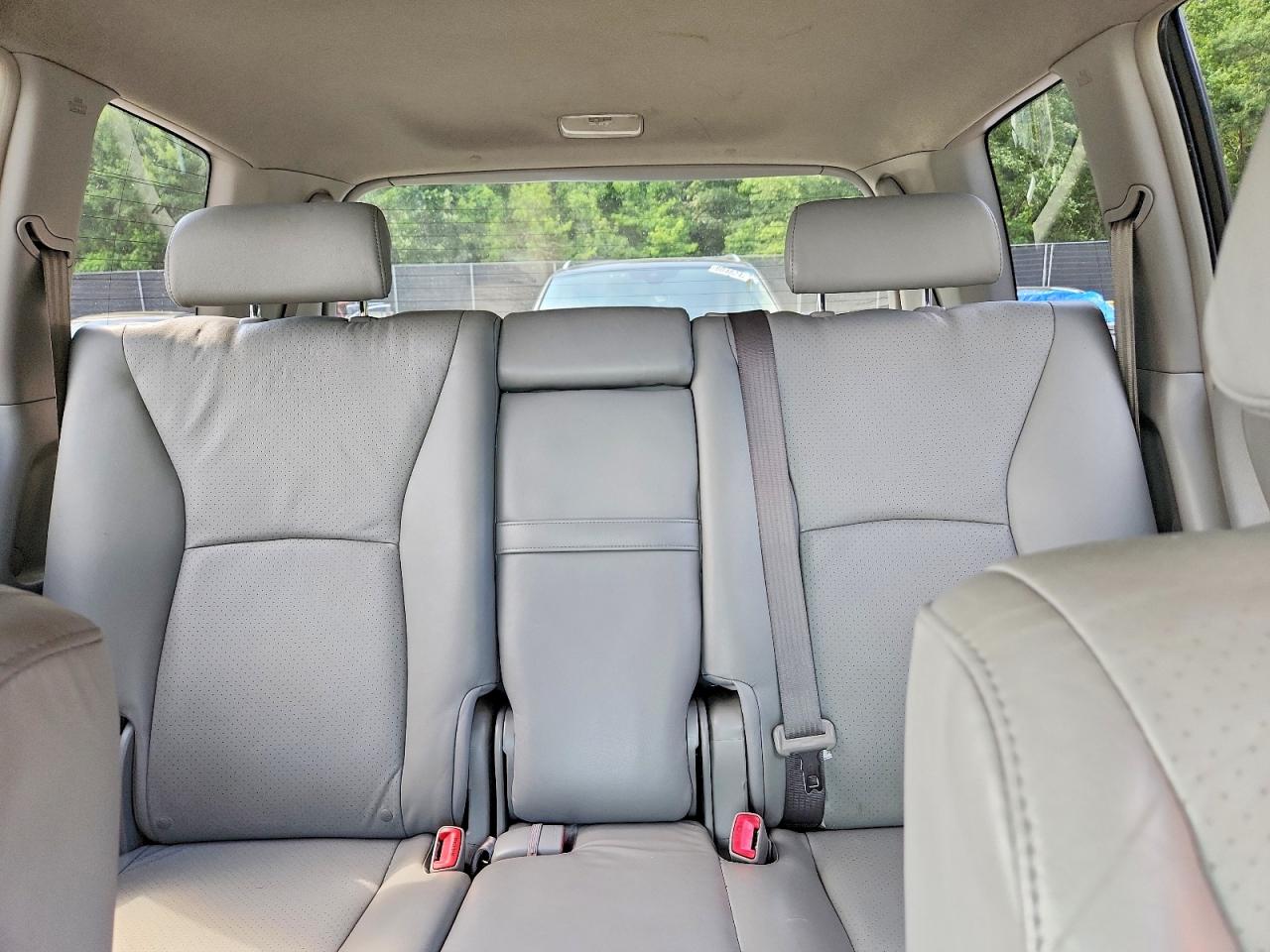 2005 TOYOTA HIGHLANDER