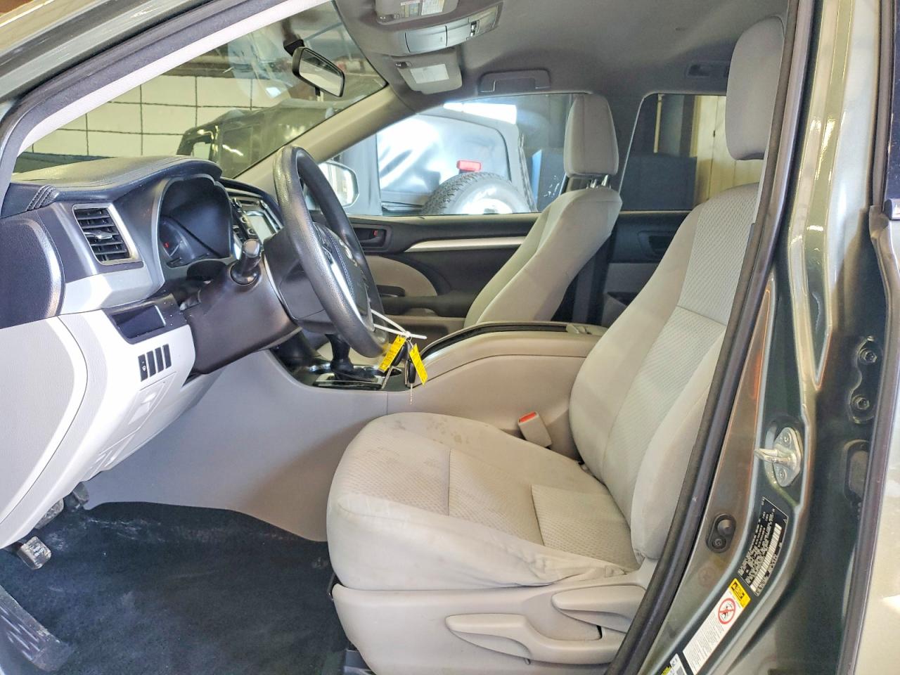 2016 TOYOTA HIGHLANDER
