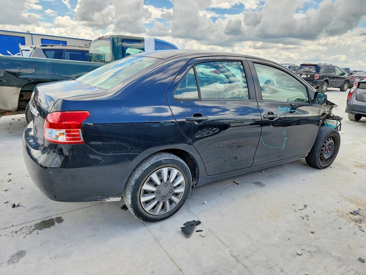 2010 TOYOTA YARIS