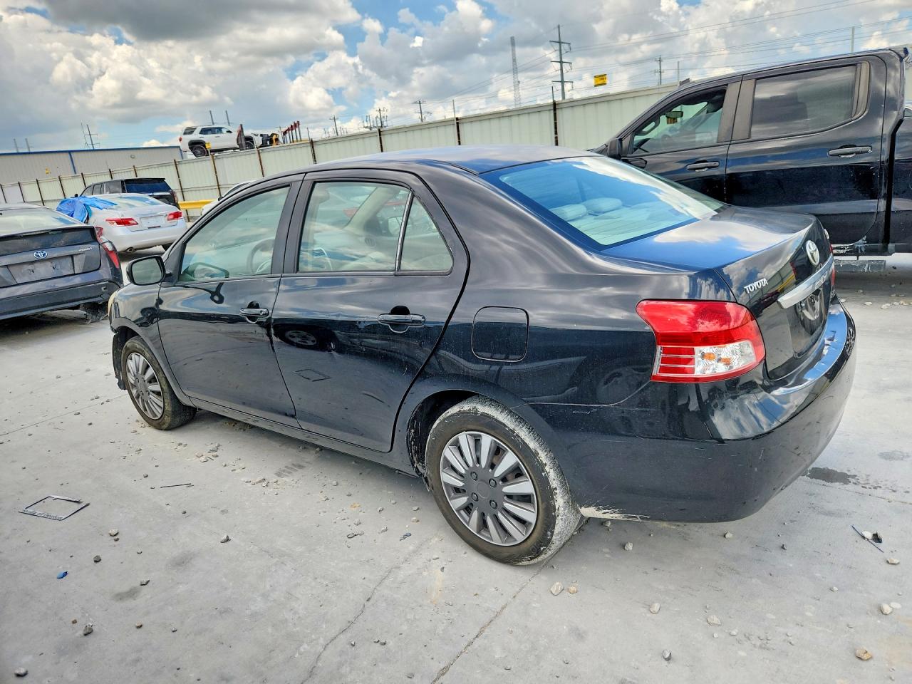 2010 TOYOTA YARIS
