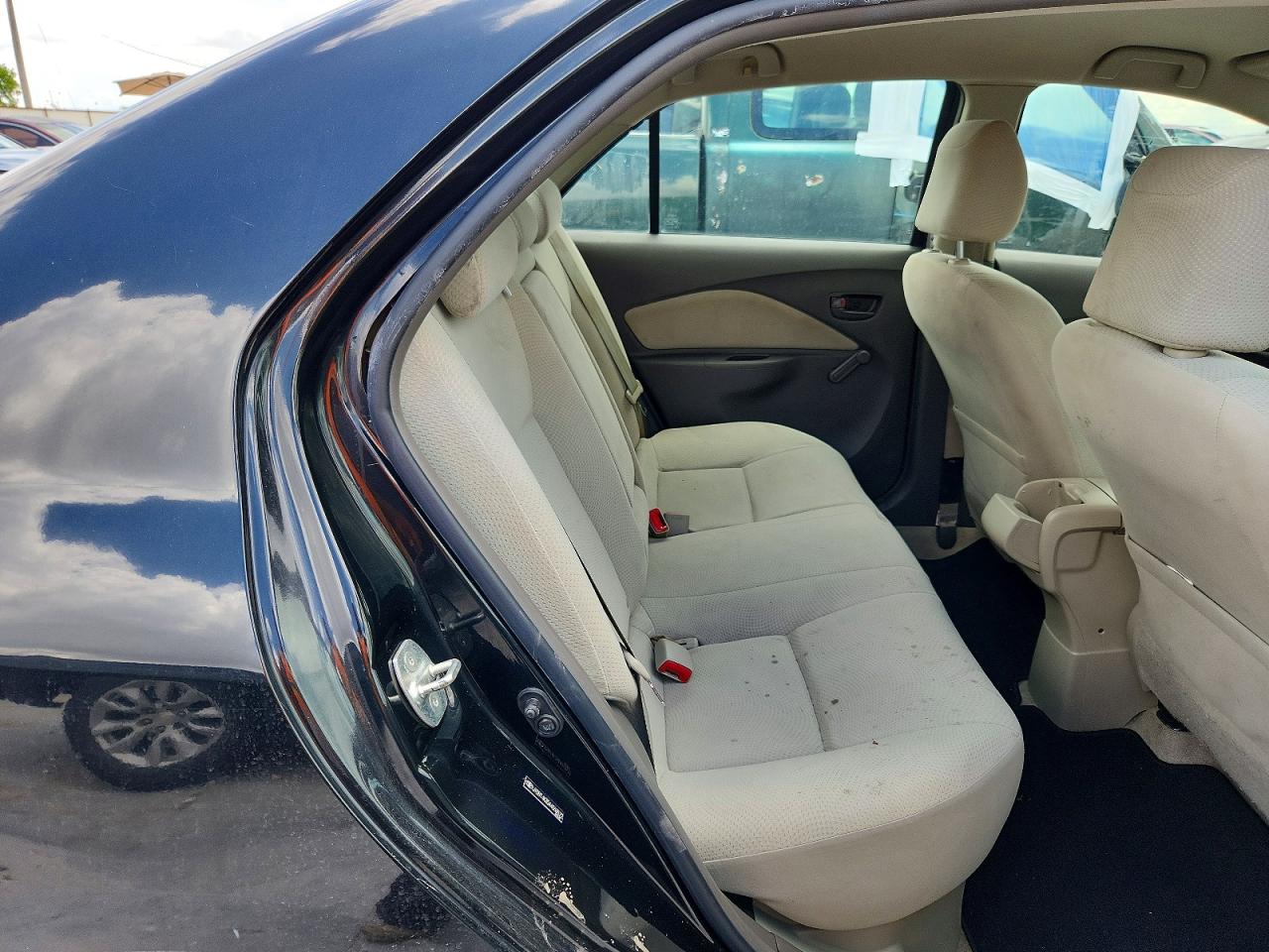 2010 TOYOTA YARIS