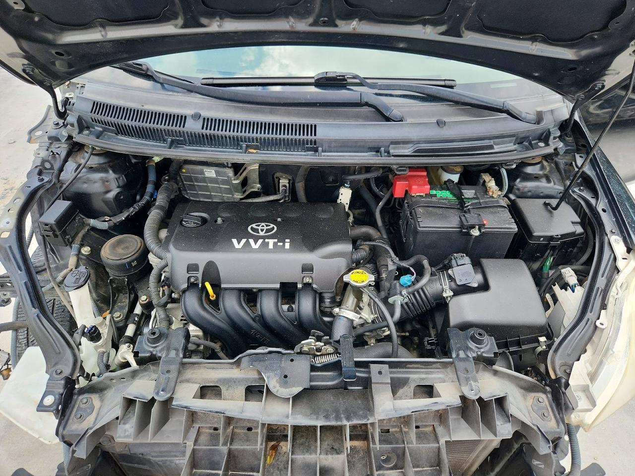 2010 TOYOTA YARIS
