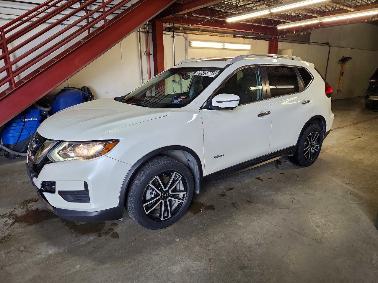 2017 NISSAN ROGUE