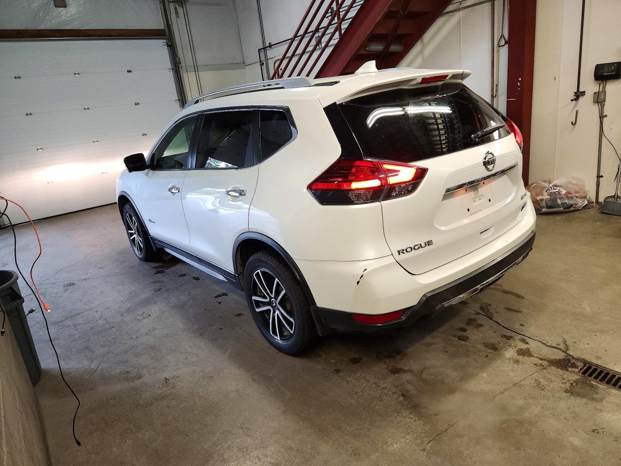 2017 NISSAN ROGUE
