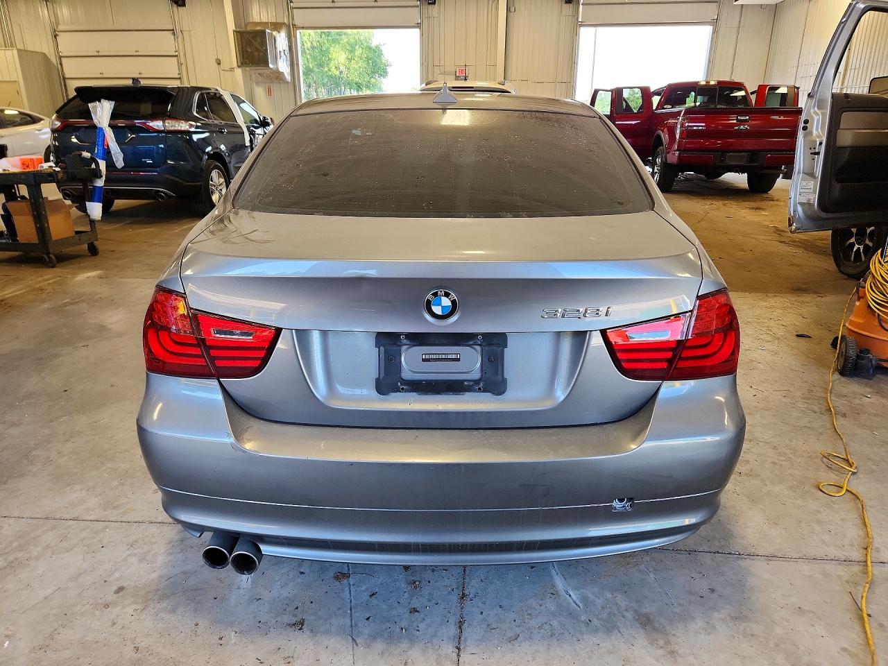 2010 BMW 3 SERIES