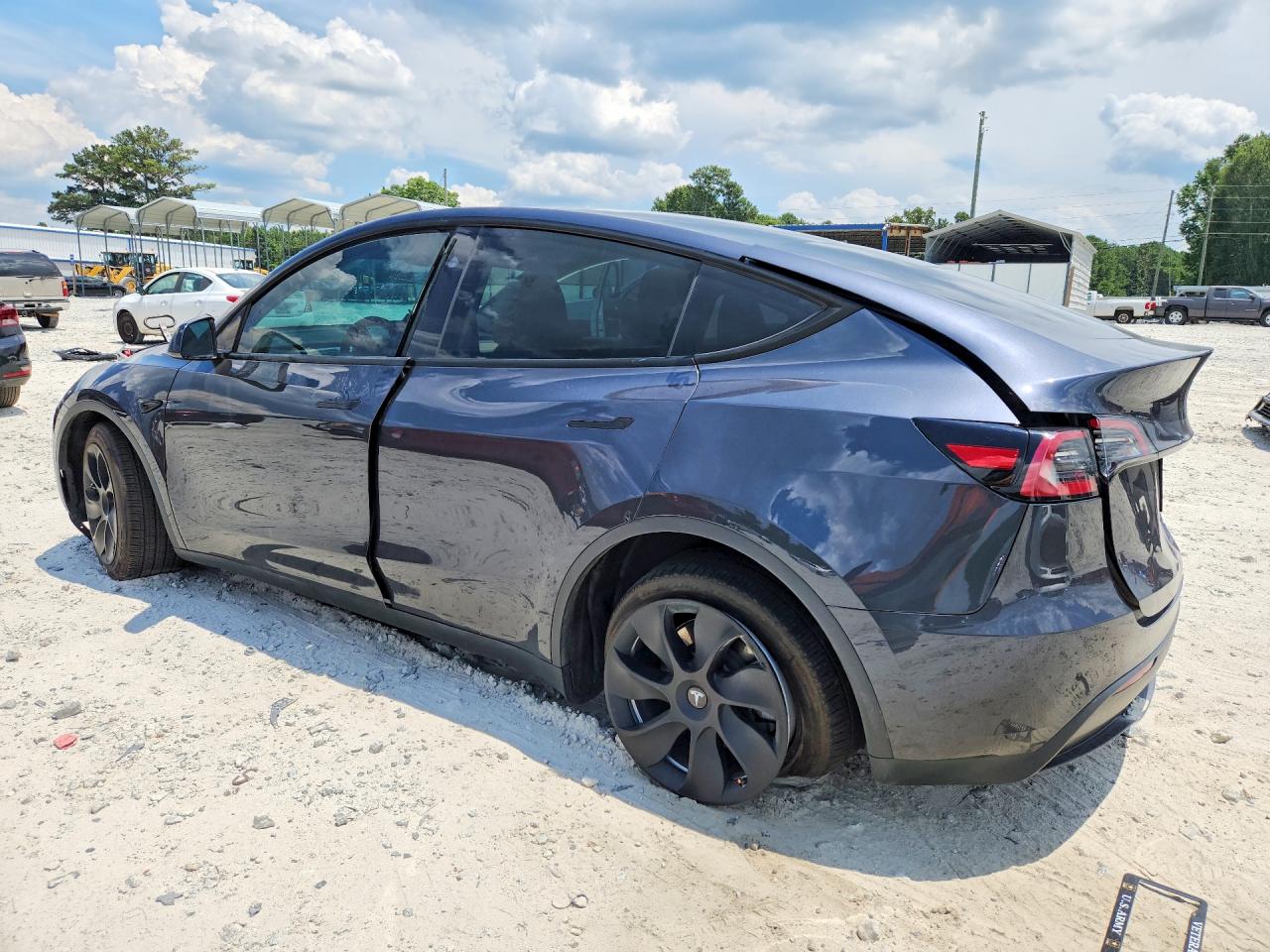 2024 TESLA MODEL Y