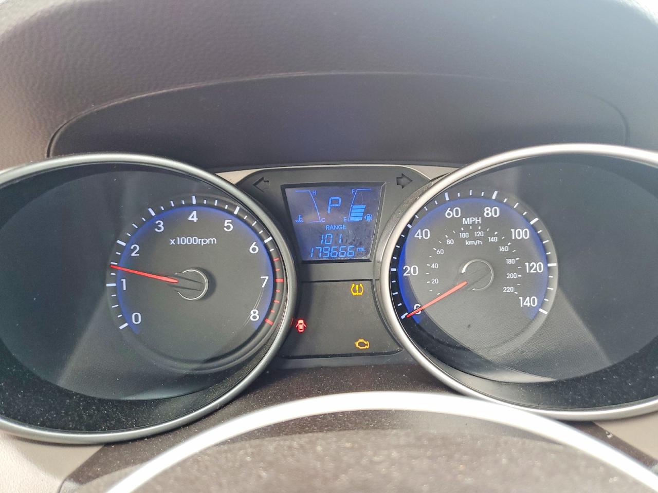 2010 HYUNDAI TUCSON