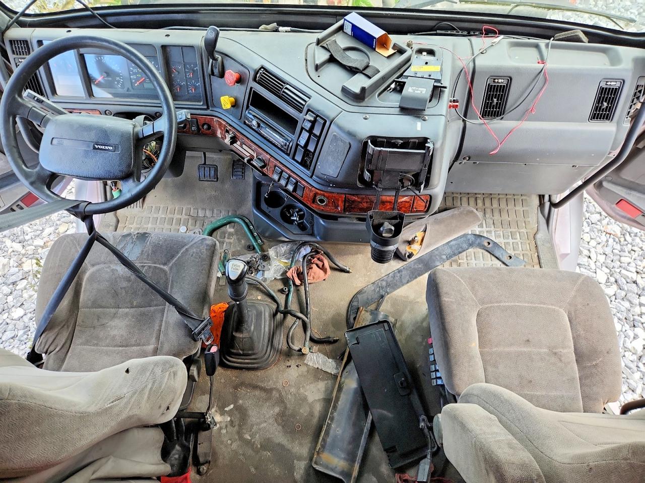 2003 VOLVO VN