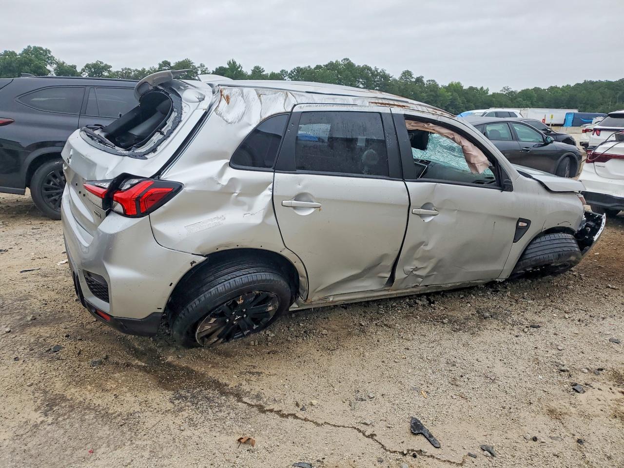 2025 MITSUBISHI OUTLANDER